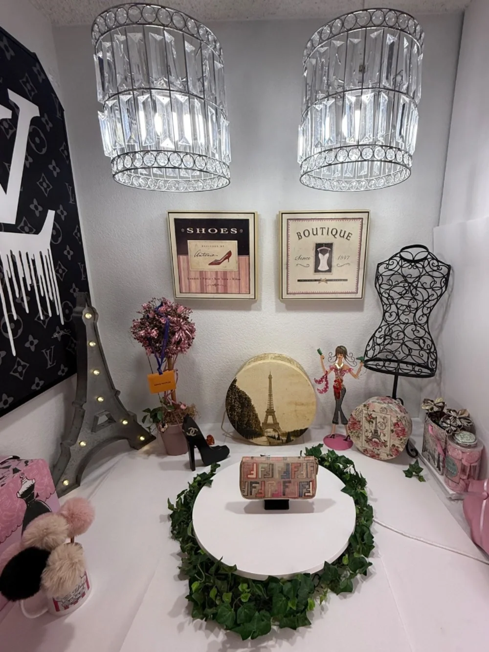 ALLURING FENDI FF LIMITED EDITION ZUCCA MULTI-COLOR ZIP AROUND WALLET!